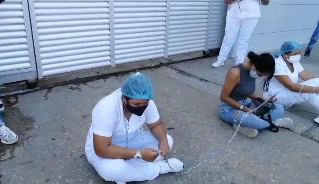 Personal de la salud protestando