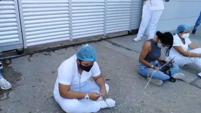 Personal de la salud protestando