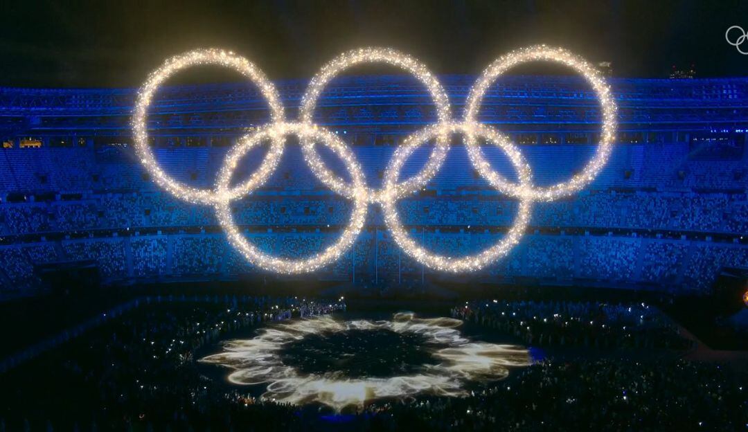 Aros olímpicos en la ceremonia de clausura de los Juegos