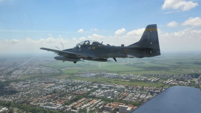 Tripulaciones del Comando Aéreo de Combate No.7, altamente capacitadas, desarrollan misiones aéreas permanentes.