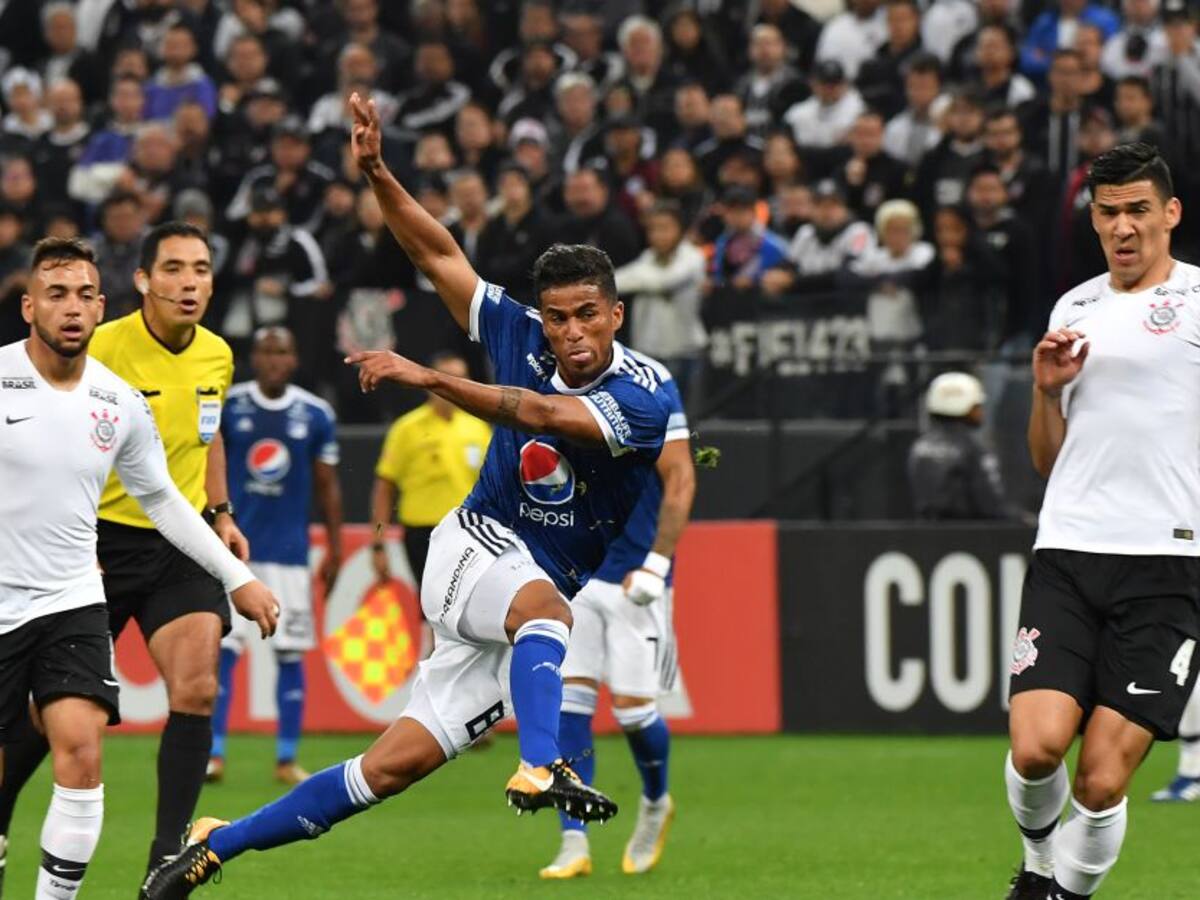 El golazo de César Carrillo a Corinthians, nominado a mejor gol del año