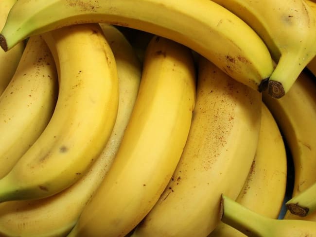 Cómo aprovechar la cáscara de plátano antes de tirarla