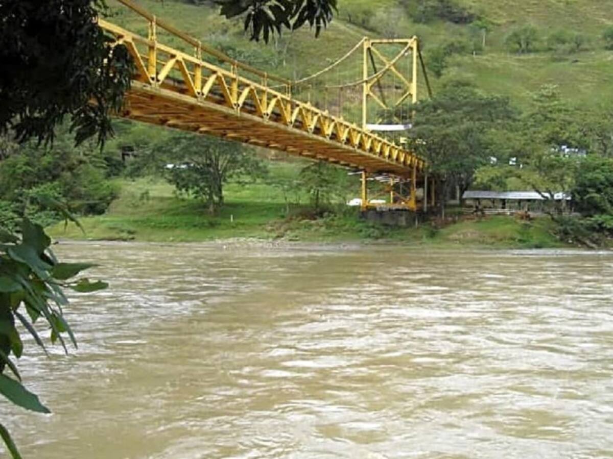 Un menor fue arrastrado por el río Cauca en Venecia y está desaparecido