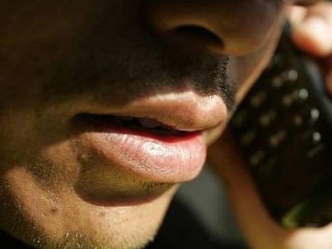Tribunal admite demanda para el bloqueo de celulares en las cárceles