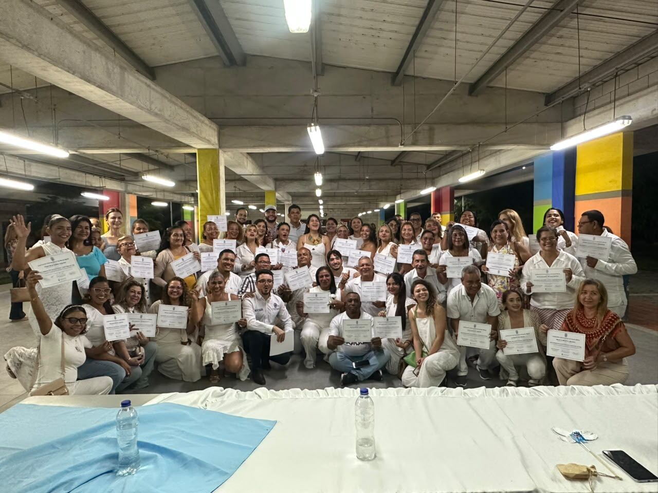 Cien líderes sociales de Santa Marta culminan diplomado en Convivencia y Gestión de Paz. Foto: Consejería para la paz y el posconflicto.