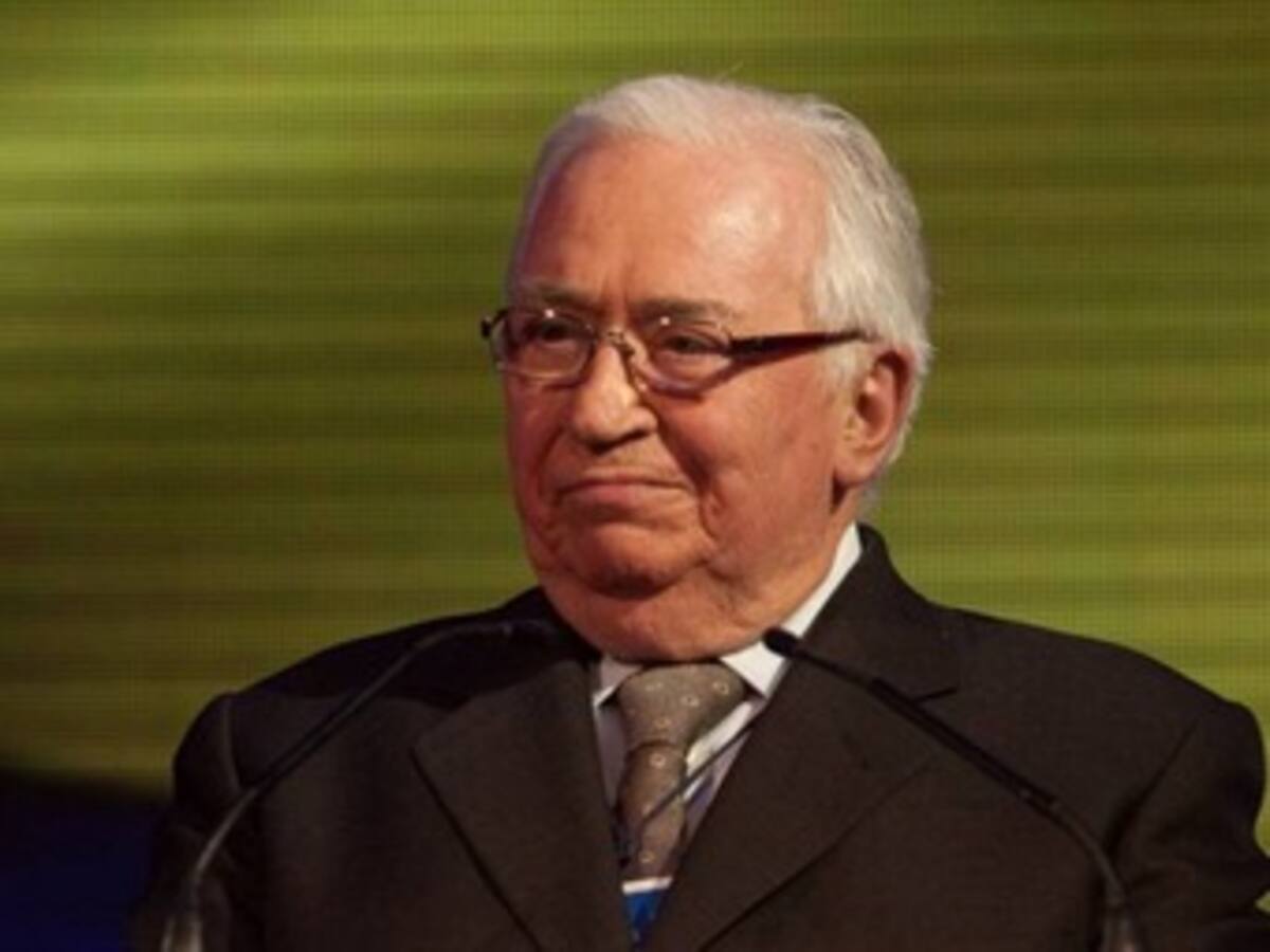Con Santos estamos muy cerca de la paz: Belisario Betancur
