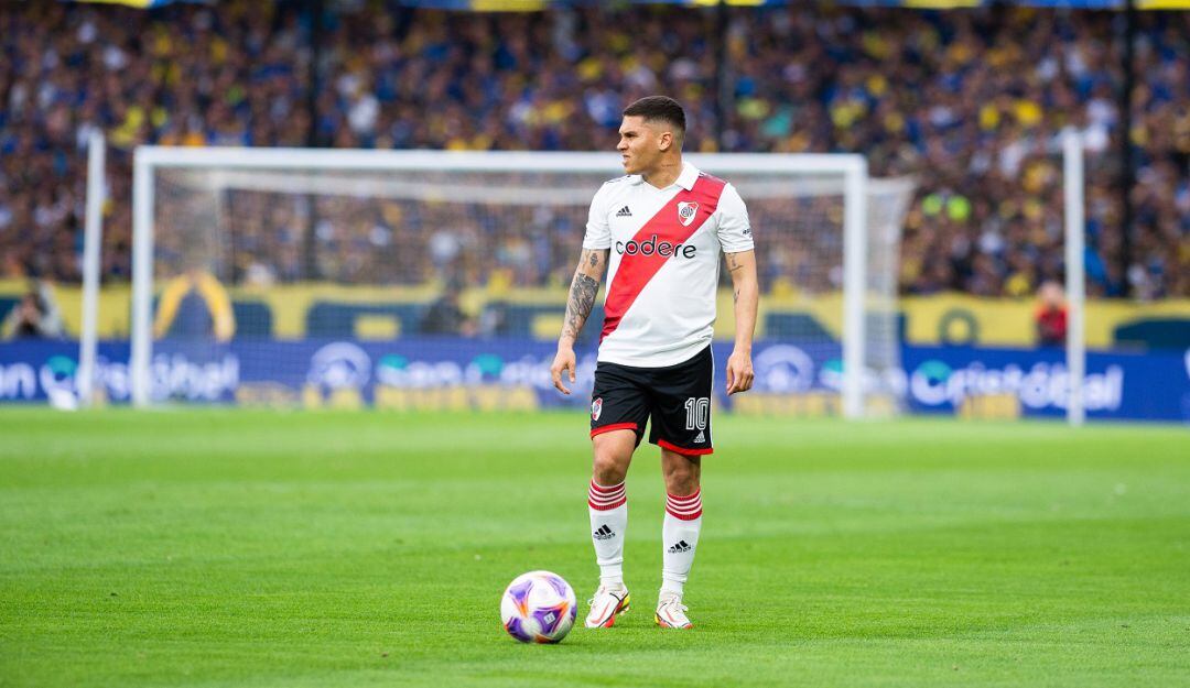 Juan Fernando Quintero salió lesionado en el duelo entre River Plate y Boca Juniors.