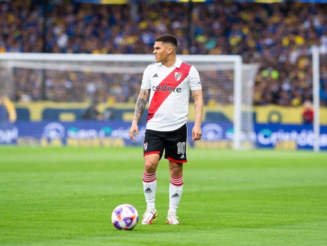 Juan Fernando Quintero salió lesionado en el duelo entre River Plate y Boca Juniors.
