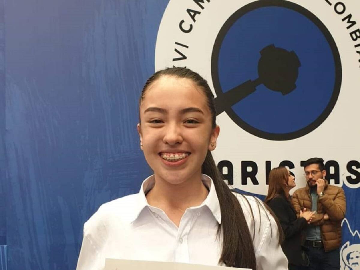 Manuela tiene 13 años y es la más veloz preparando café