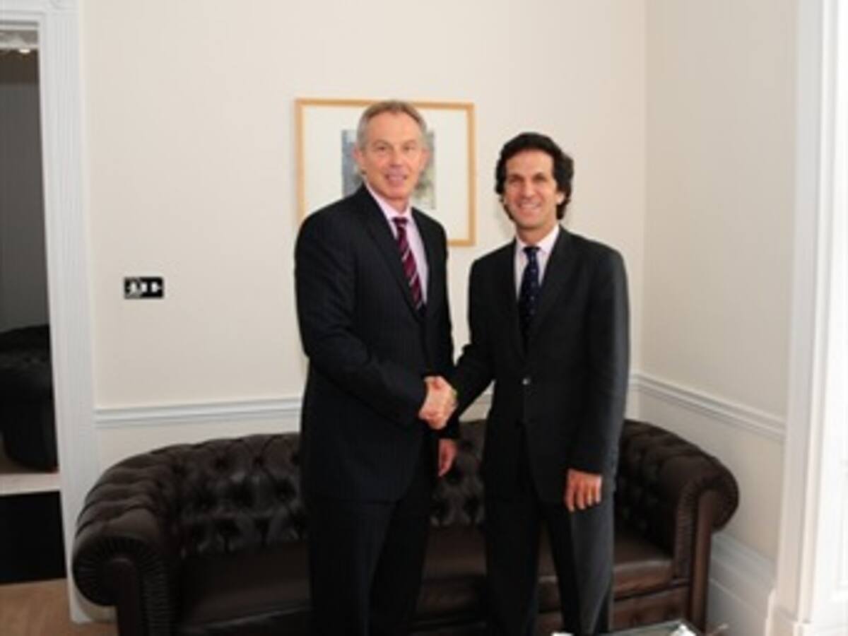 El canciller de Colombia se reúne con el gobierno del Reino Unido y con el ex primer ministro Tony Blair
