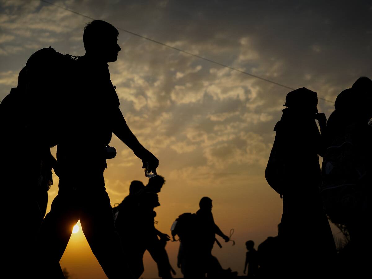 Migrantes acceden a regularizar su estadía en México ante masivas deportaciones
