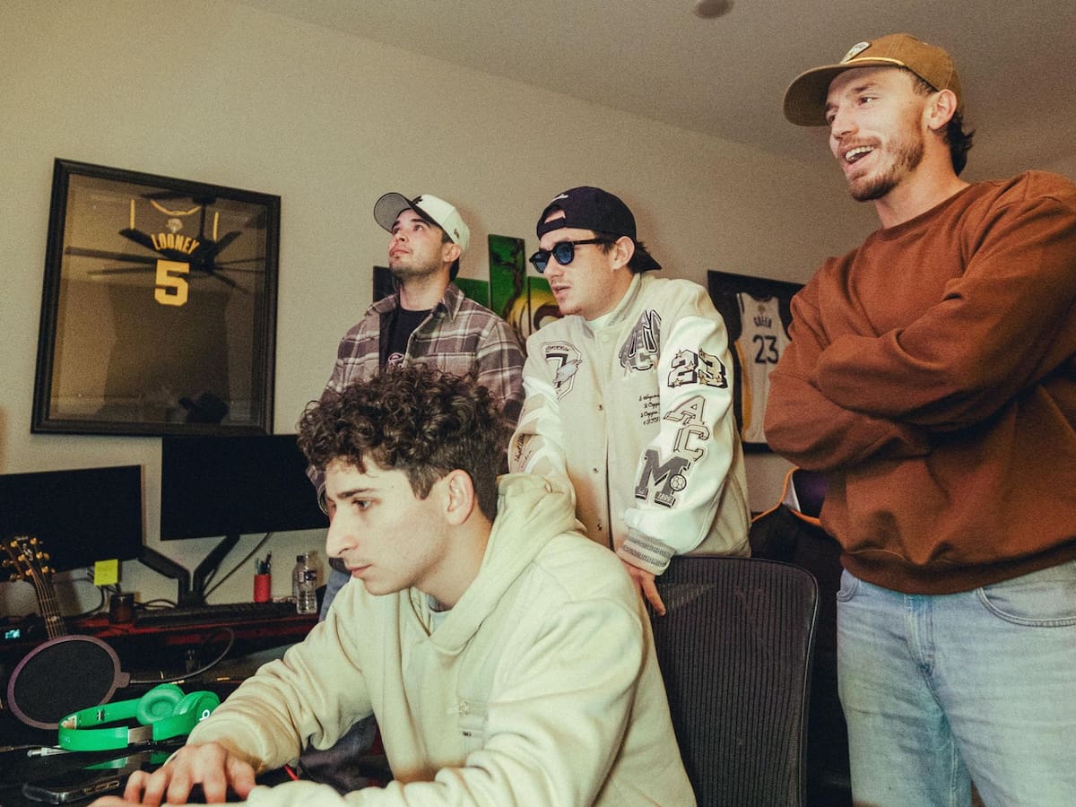 Carlos Marcelo y Corkidi reviven “Corazón Partío” con alma electrónica