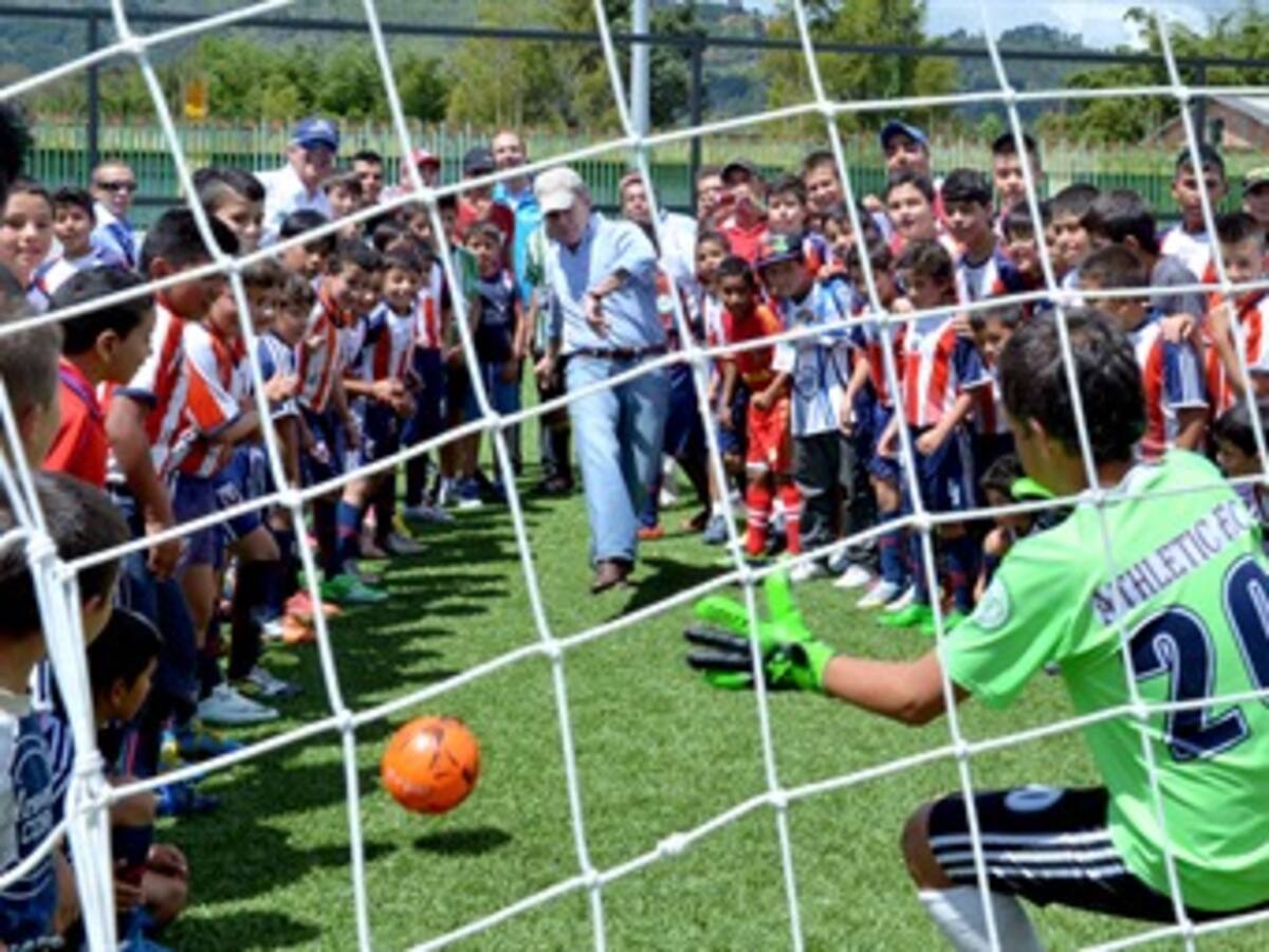 Gobierno apoyará a 2 millones de niños en competencias deportivas