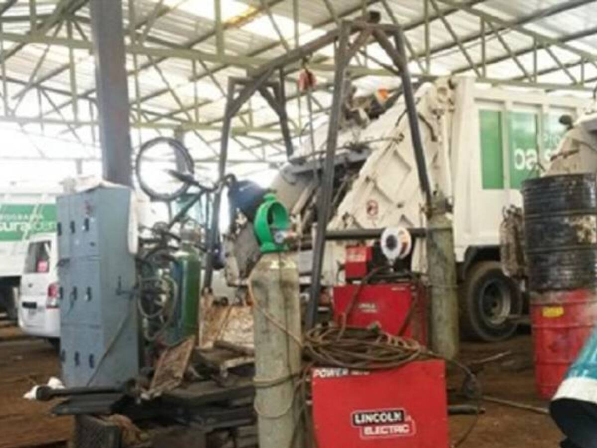 "Camiones compactadores de aseo fueron desguazados para repuestos": Contralor de Bogotá