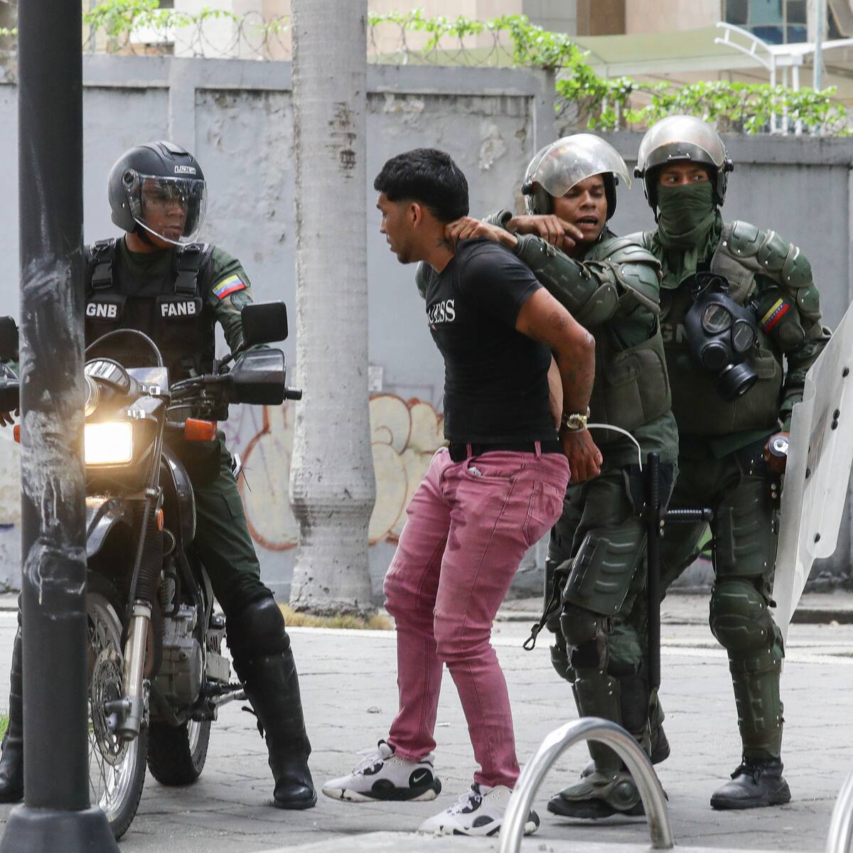 “¡No tenemos miedo!”: opositores prometen defender sus votos en Venezuela en manifestación