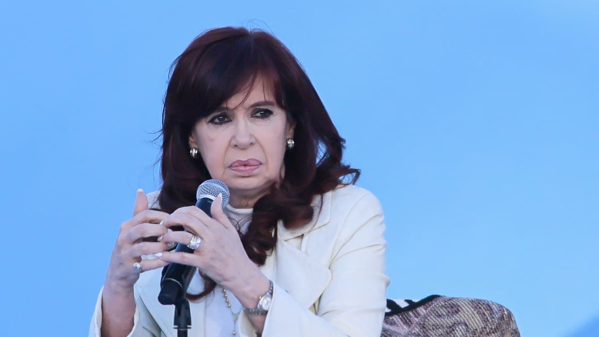 Expresidenta argentina Cristina Kirchner declara en megajuicio por corrupción