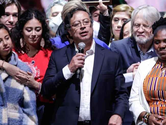 Gustavo Petro respondió a la decisión de Uribe de aceptar su invitación a dialogar