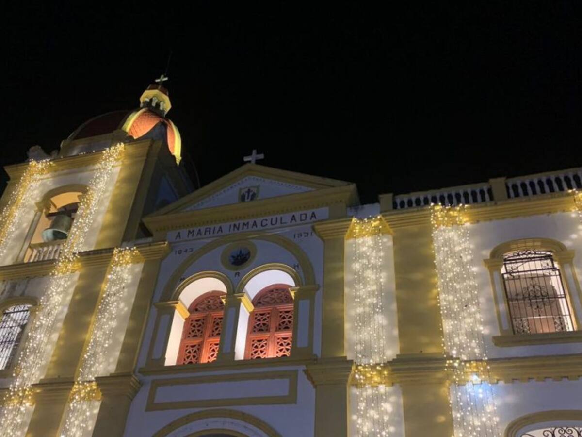 Iglesias de Mompox se visten de luz en esta Navidad