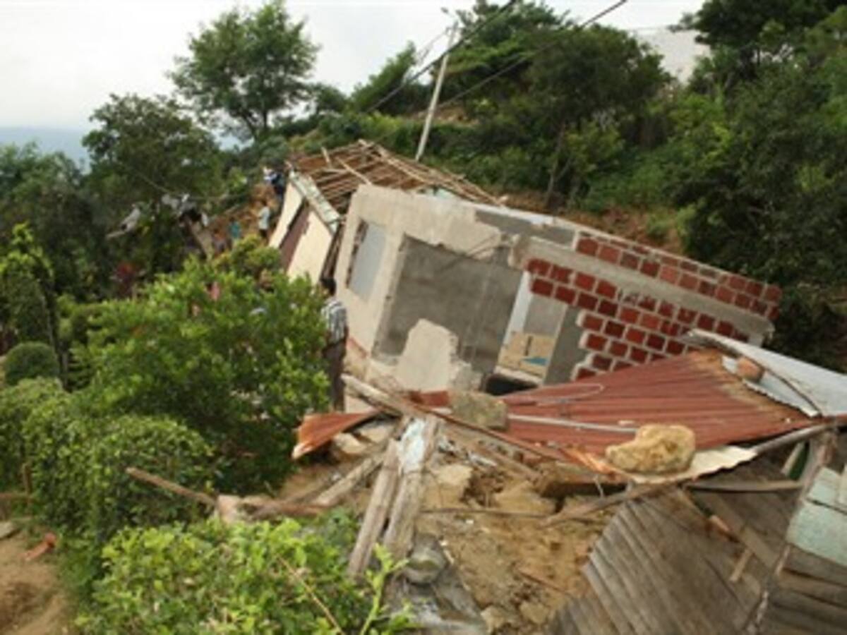 Cuatro mil familias que viven en zonas de alto riesgo en Bogotá, serán reubicadas este año
