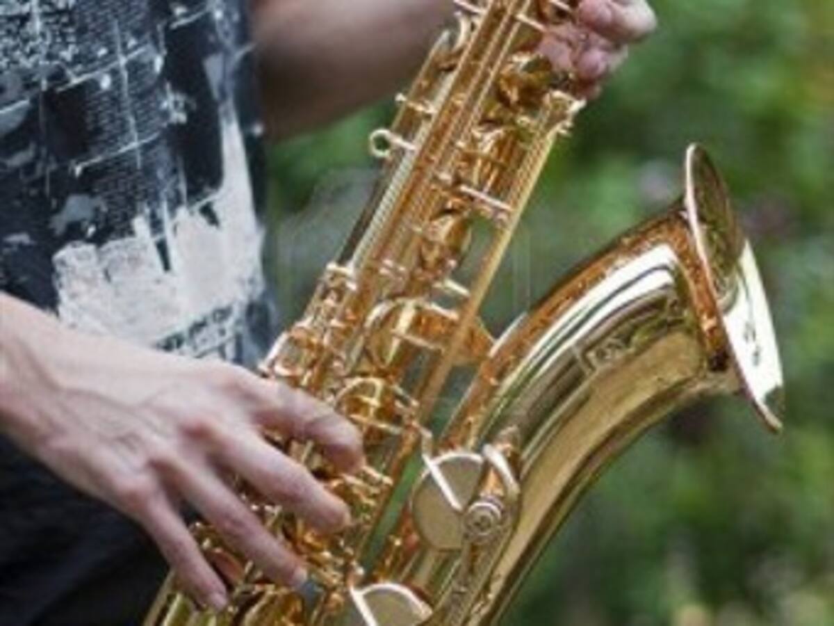 Tutela a funcionarios de espacio público en Medellín por decomizar y estrabiar saxofón
