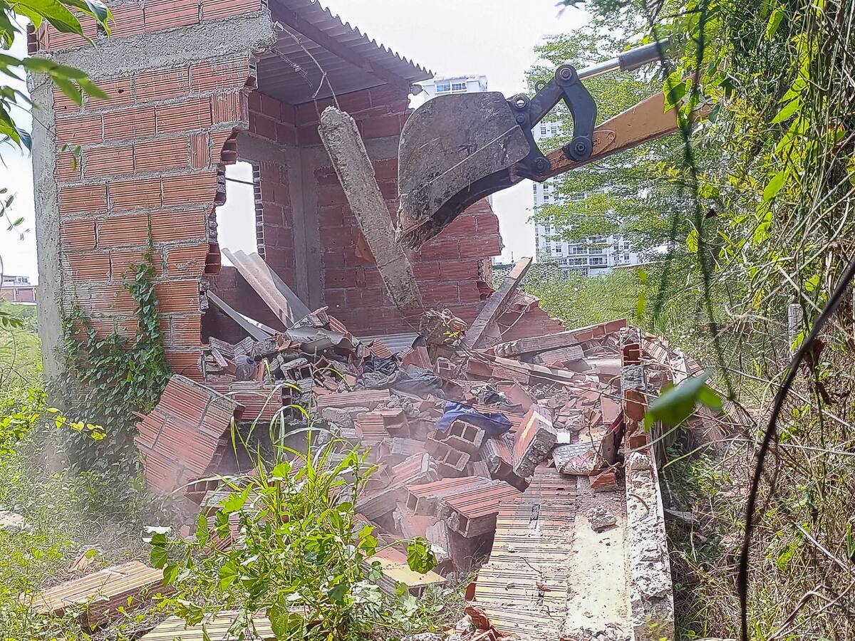 Distrito recuperó espacio público invadido en Patio Portal de TransCaribe