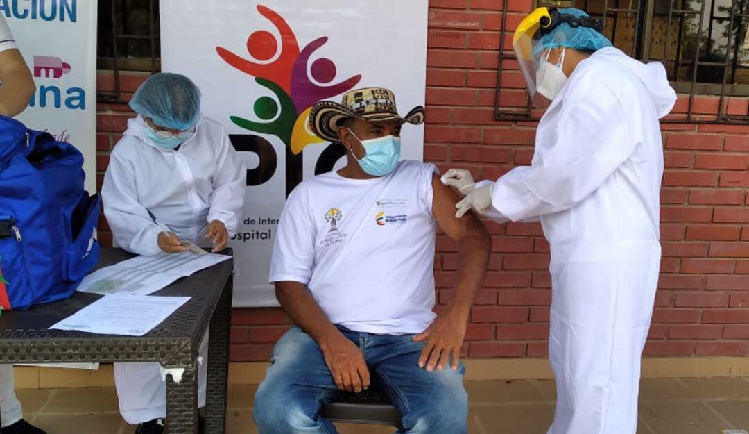 Jornada masiva de vacunación contra el Covid19, sarampión y rubeola. 