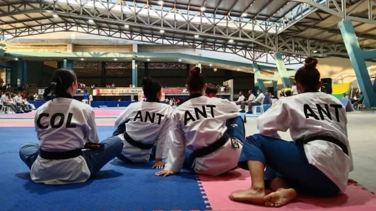 Deportistas buscan ir al mundial de Taekwondo vendiendo arroz chino