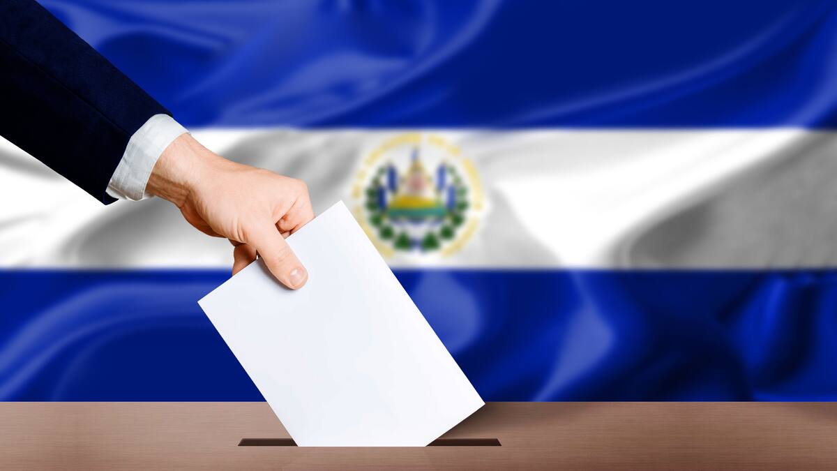 ¿Quiénes son los candidatos que compiten contra Bukele por la presidencia de El Salvador?