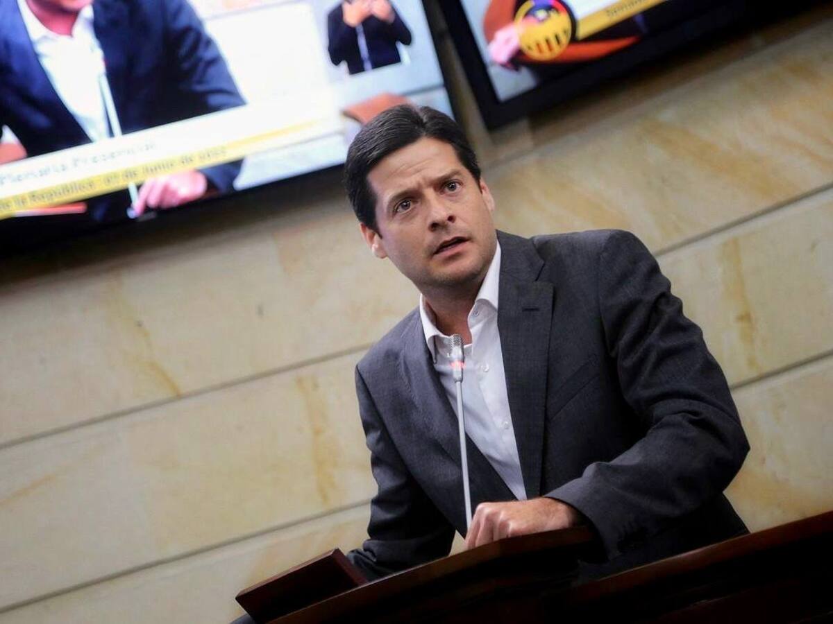 El senador liberal Mauricio Gómez Amin renunció a su aspiración presidencial