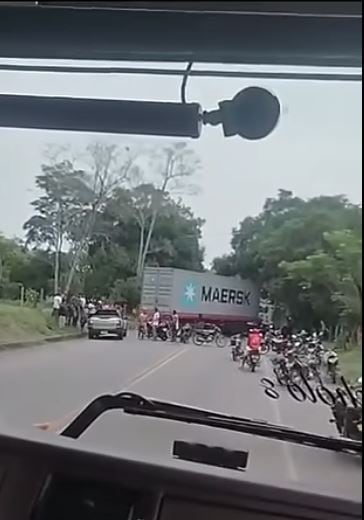 Bloqueo vía Cáceres - Caucasia. Foto cortesía