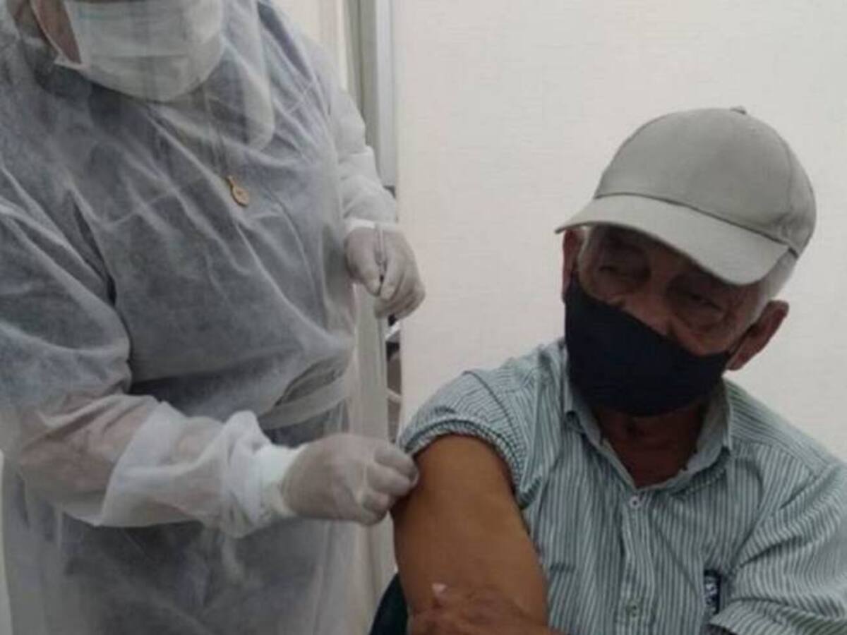 El COVID está entrando por el lado más débil, no completar esquemas de vacunación