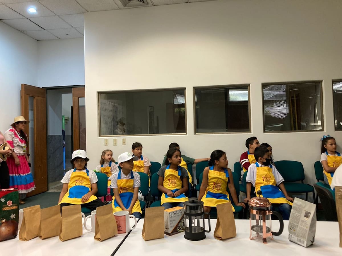 Niños cafeteritos la nueva semilla del café huilense