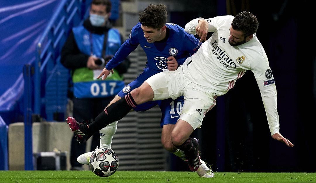 Chelsea y Real Madrid reeditan su duelo en la pasada edición de la Liga de Campeones.