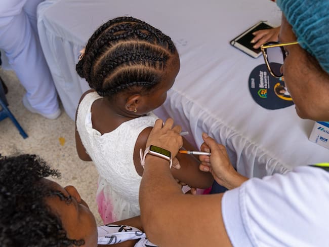 Ponte al día con las vacunas y prepárate para gozar las Fiestas de Independencia