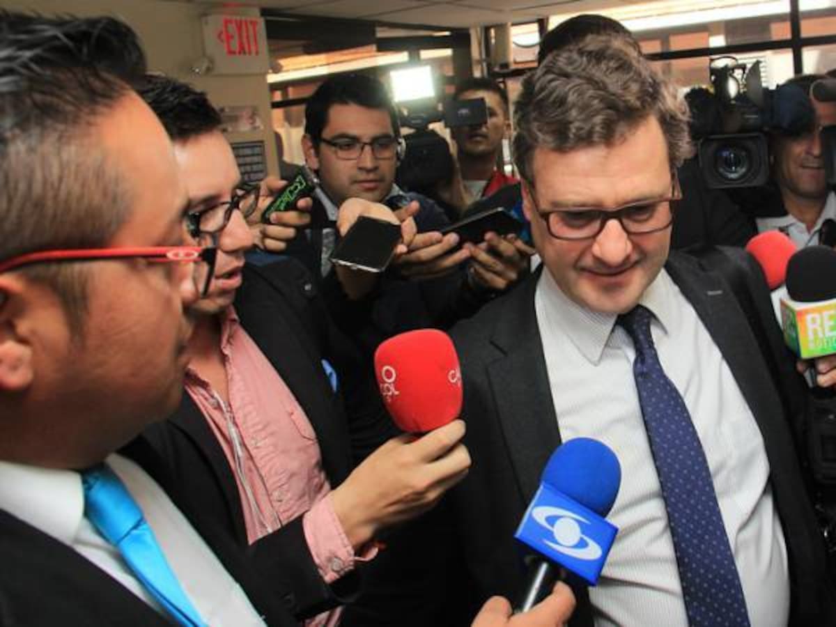 Hay una persecución contra Luis Fernando Andrade: defensa