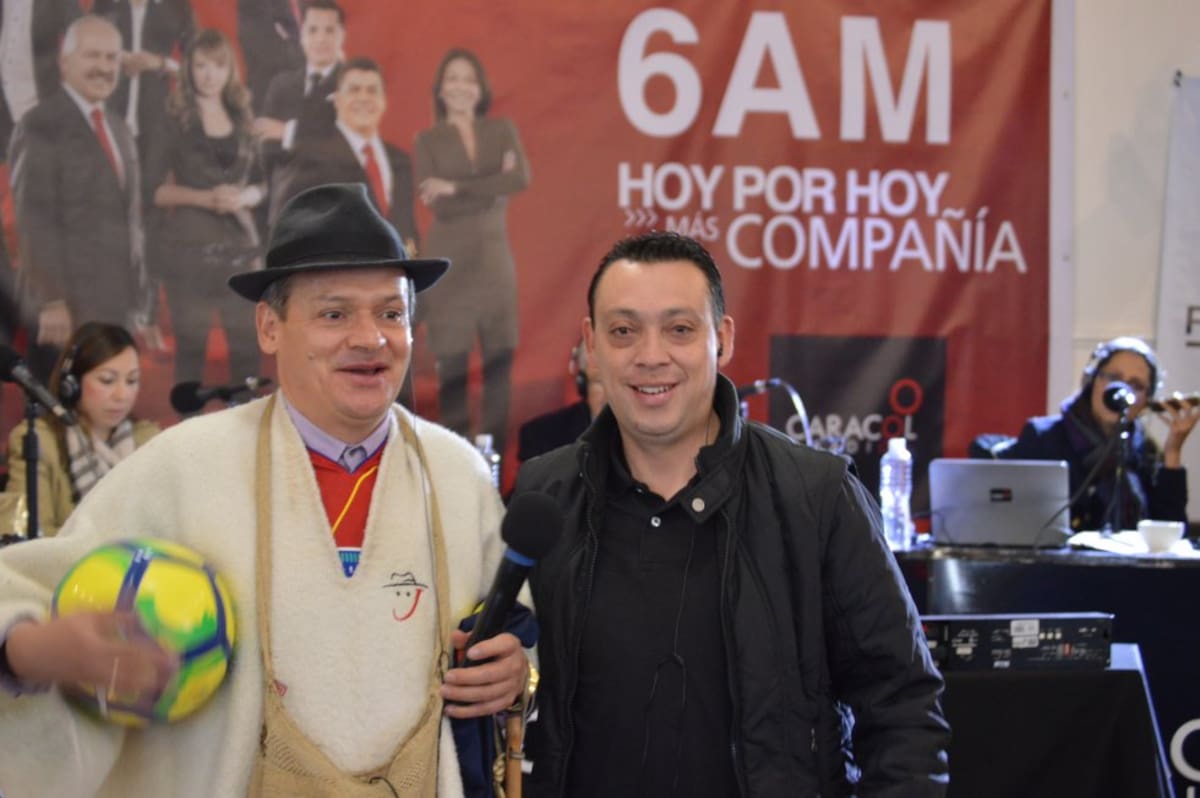 Desde el paraninfo de la Universidad de Nariño, la más tradicional de Pasto y del sur del país, emite este viernes 6AM Hoy por Hoy, de Caracol Radio, el programa informativo más escuchado en Colombia y América Latina.