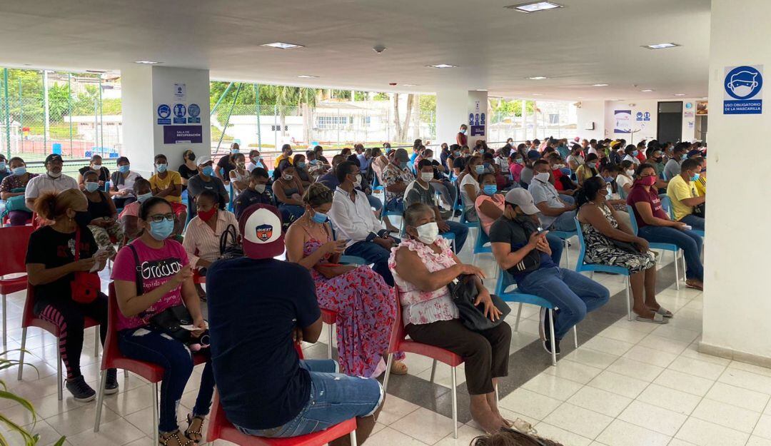 1.975 esquemas de vacunación completos con Moderna en Cartagena