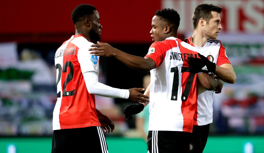 Luis Sinisterra celebra su gol ante el Heracles en la Copa neerlandesa.