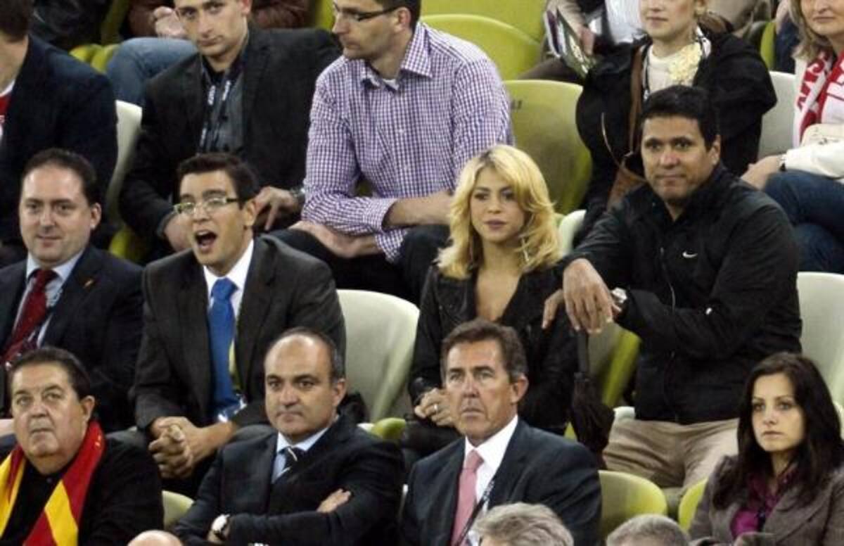 Hinchas en la tribuna en España - Irlanda