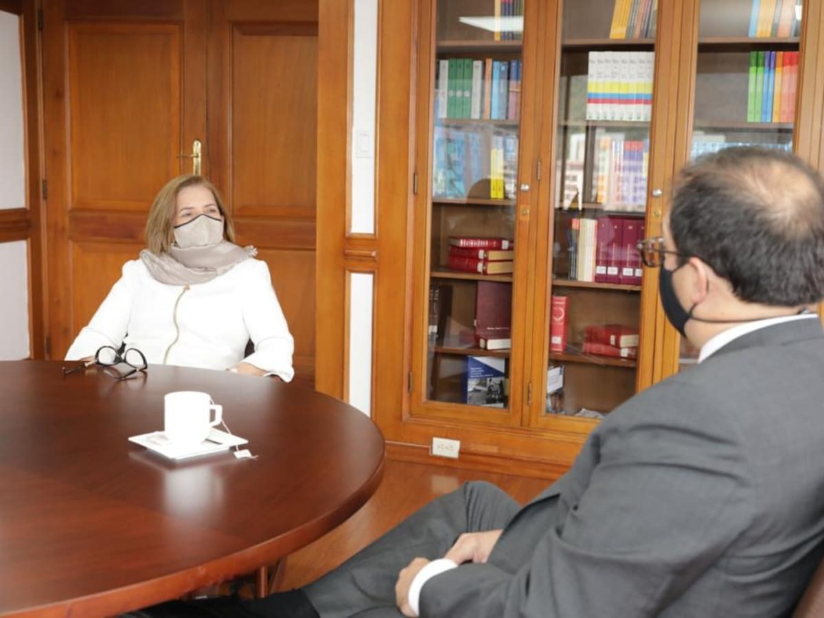 ¿Fiscal y procuradora están presionando congresistas para que dejen de apoyar al Gobierno?