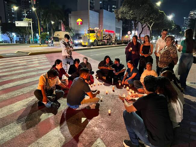 Velatón por María Juliana Murzi Pabón, joven que falleció en accidente de la cra 27