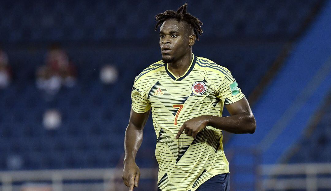 Duván Zapata en el partido de Eliminatorias ante Venezuela