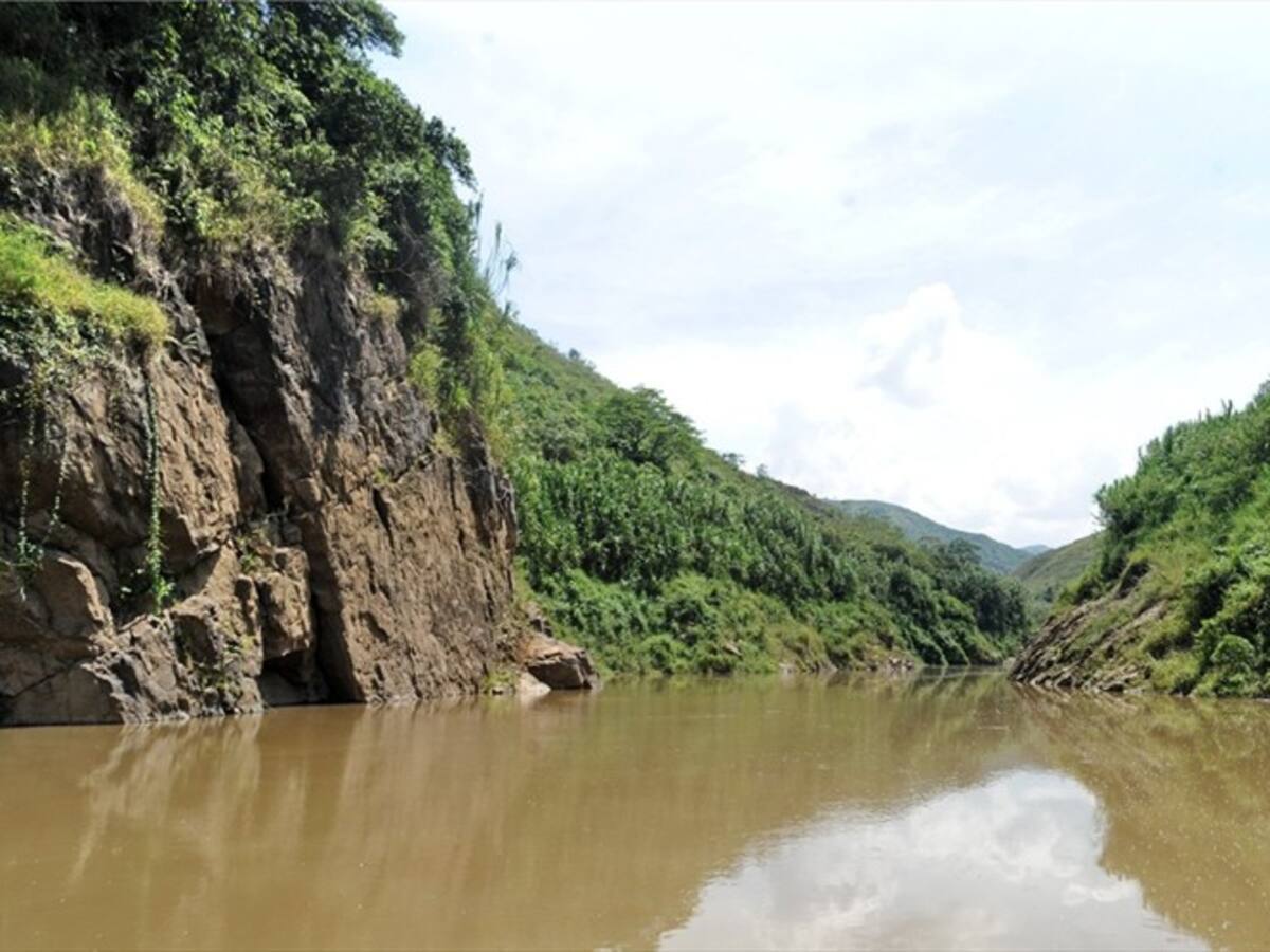 Advierten sobre posible apagón por falta de lluvias en Colombia