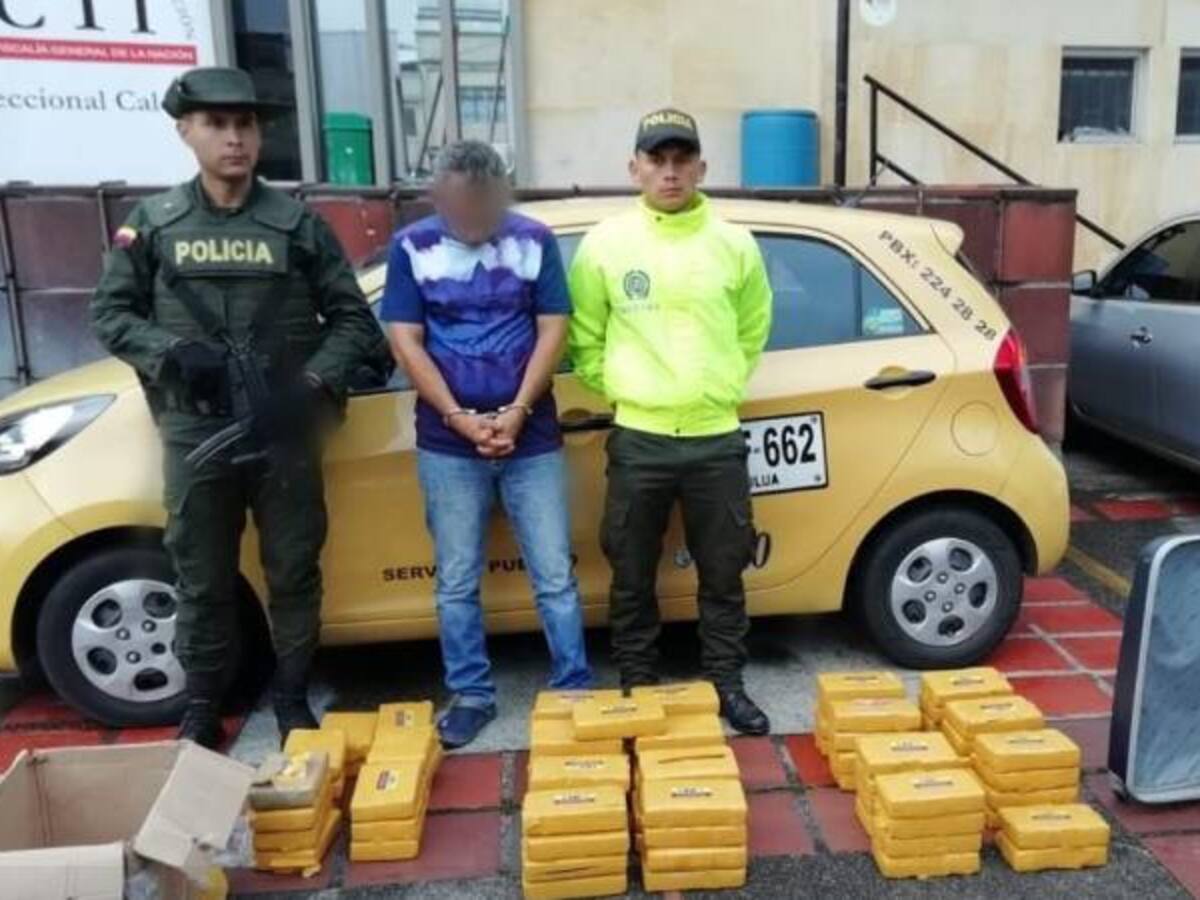 Policía logra la incautación de 80 kilos de cocaina en un taxi