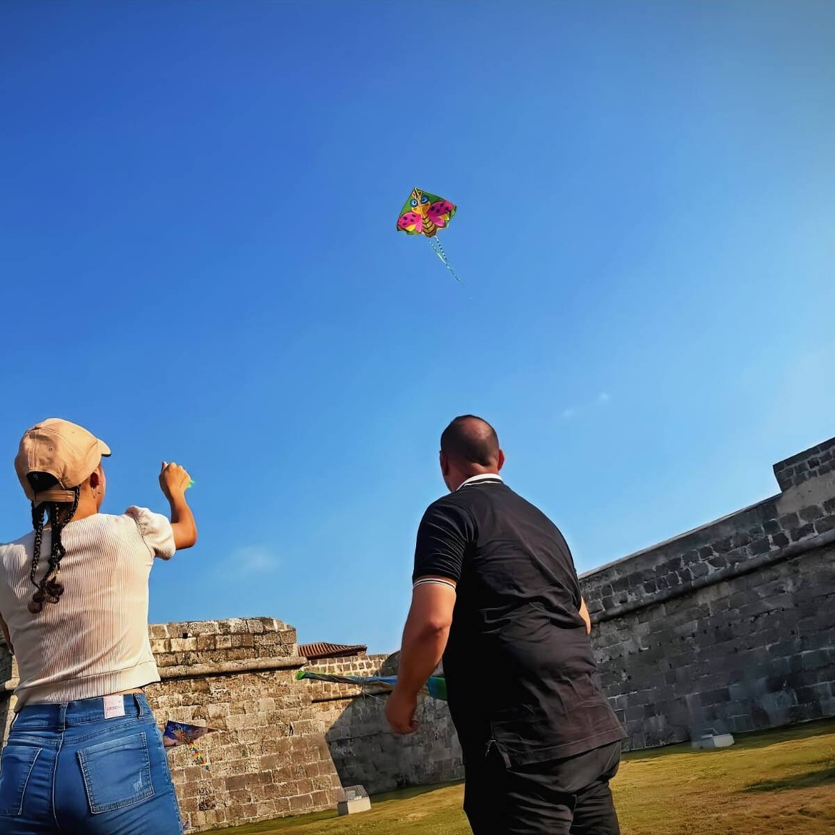 Policía metropolitana celebró Mes de las Cometas en Cartagena