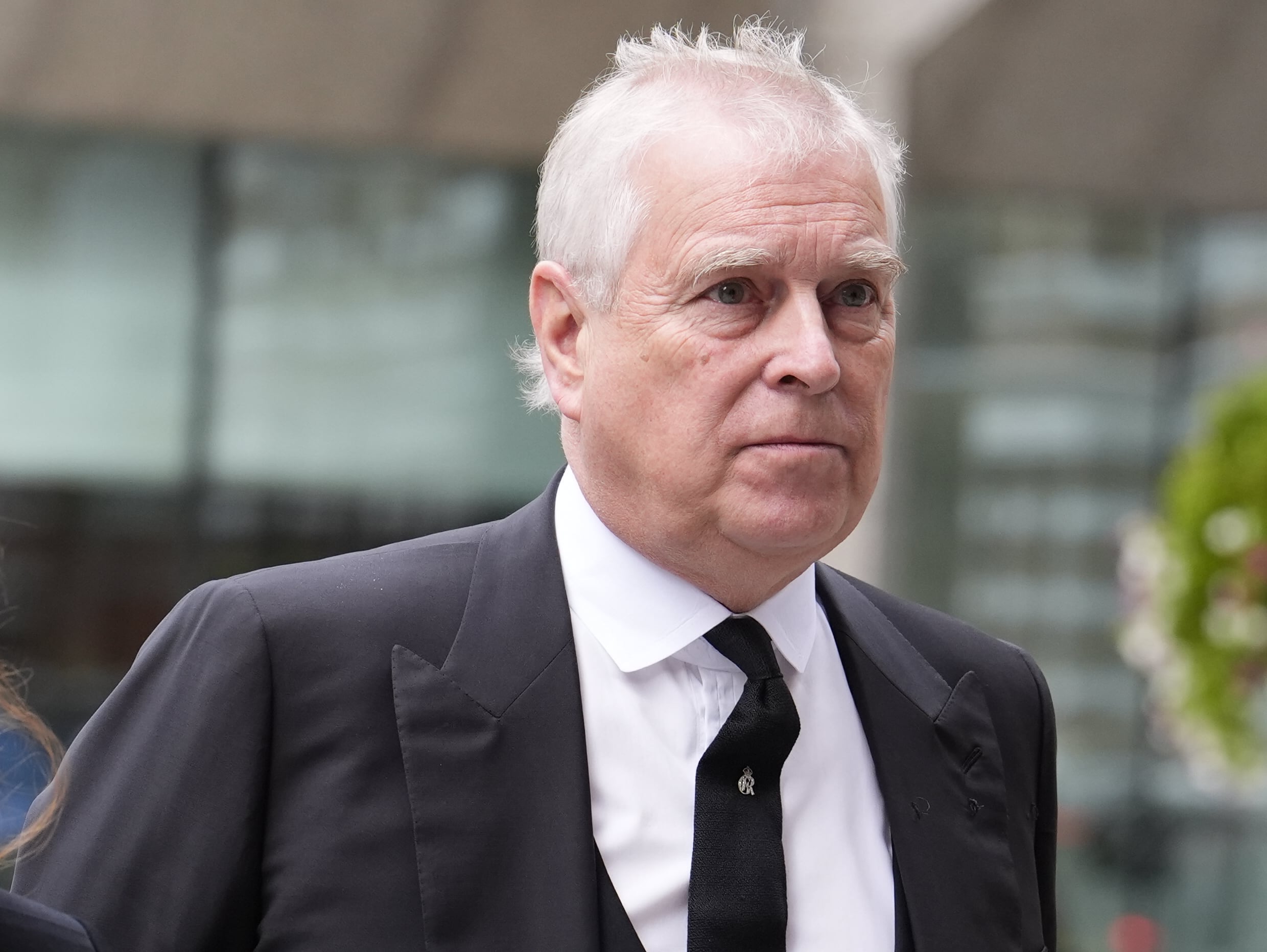 LONDON, ENGLAND - SEPTEMBER 16: Prince Andrew, Duke of York arrives for the Requiem Mass service for Katharine. Imagen tomada de Getty Imagenes (Crédito: Pool / Pool)