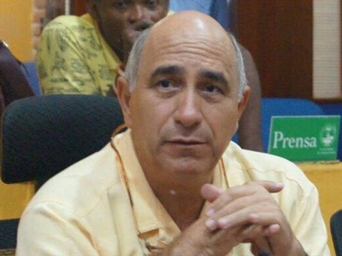 Imputan cargos al concejal liberal David Dager por celebración irregular de contratos