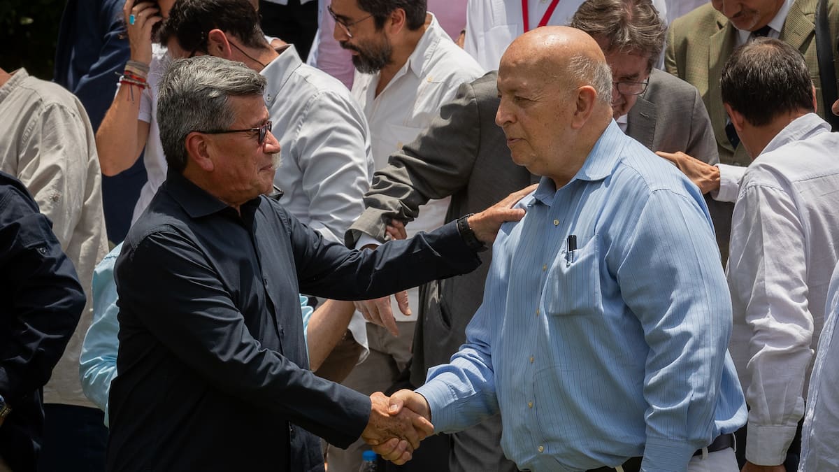 Otty Patiño le exige una reunión urgente y extraordinaria a Pablo Beltrán