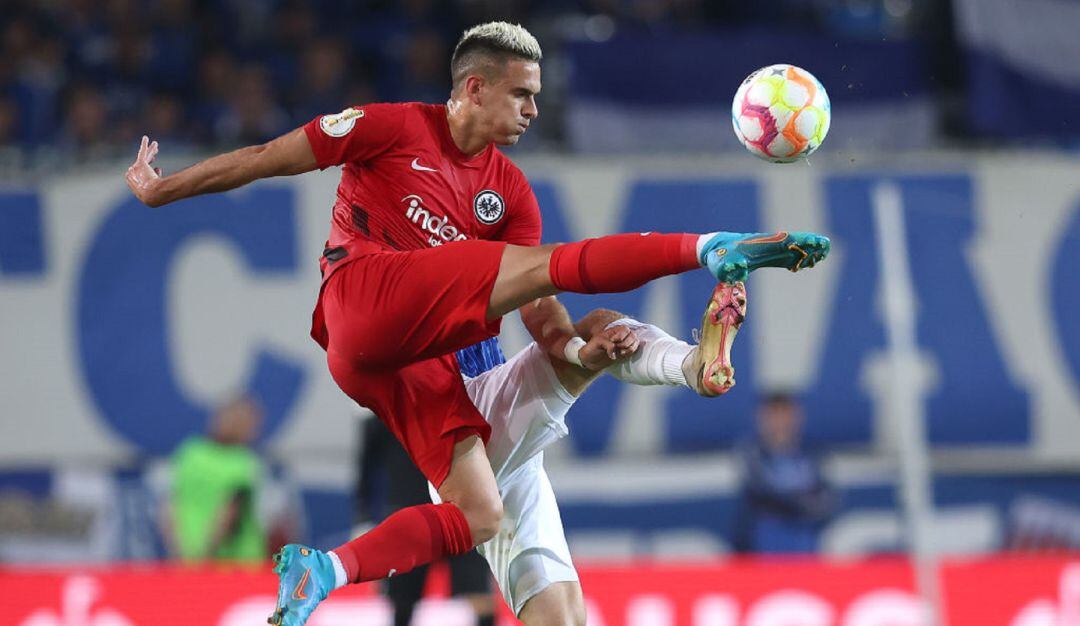 Rafael Santos Borrén en partido por Copa de Alemania ante Magdeburg