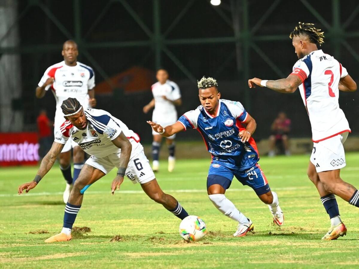 Desde Medellín critican duramente el estado de la cancha de Alianza FC: así lucía el campo